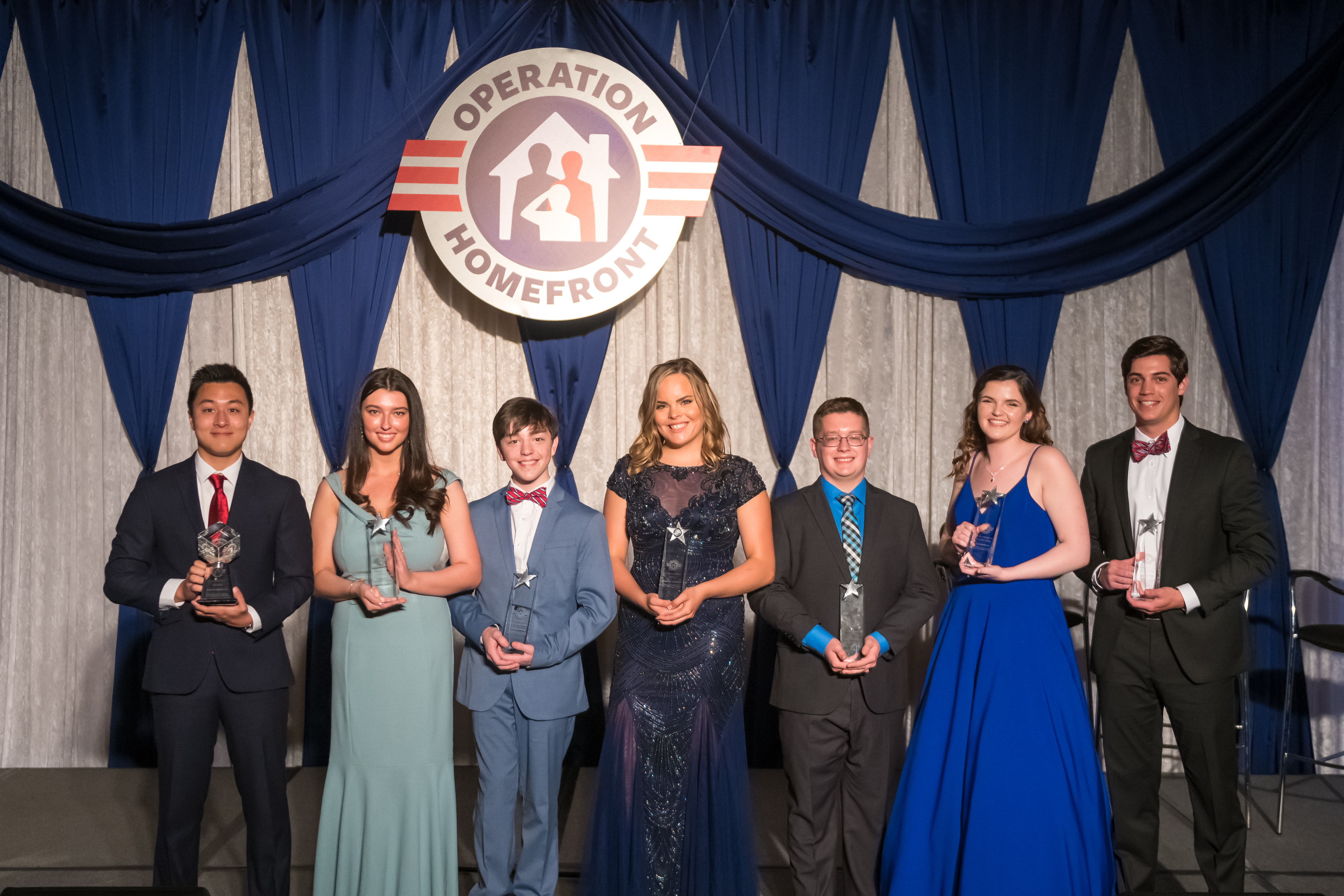 winners on stage (1)