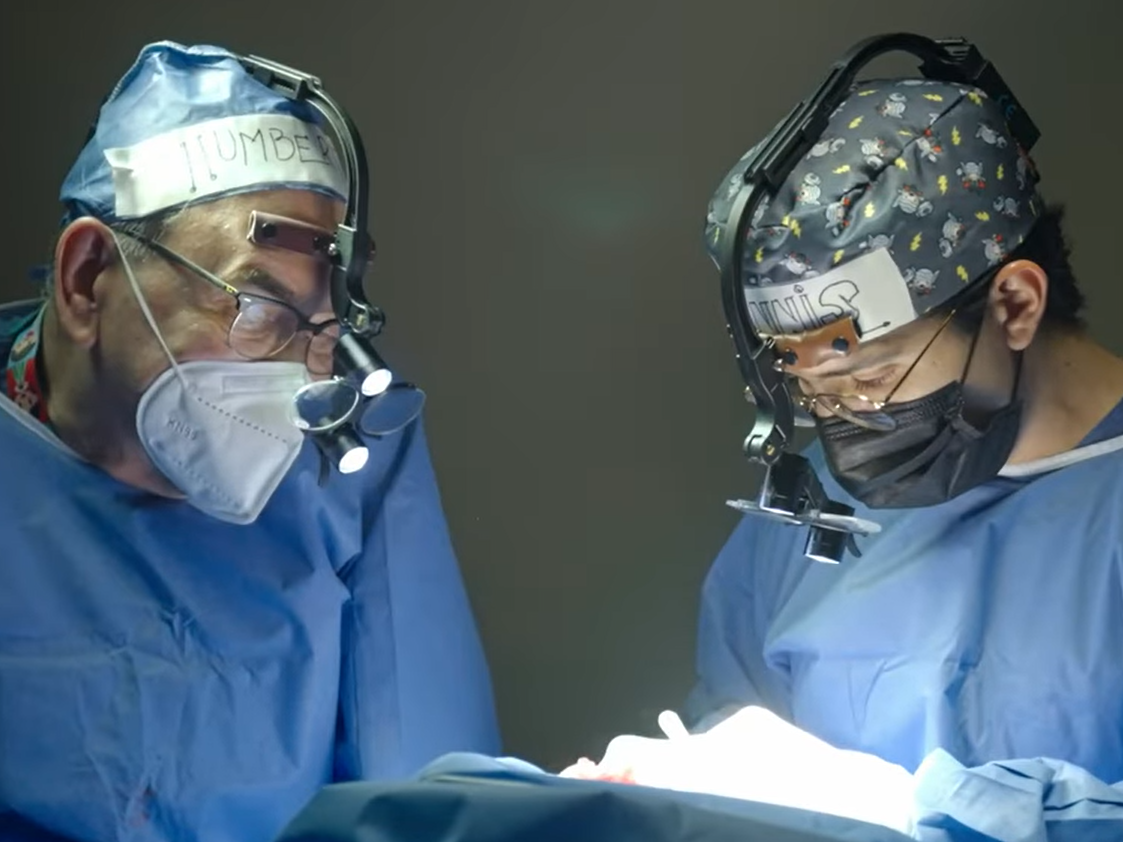 Surgeons at work in Puebla, Mexico.