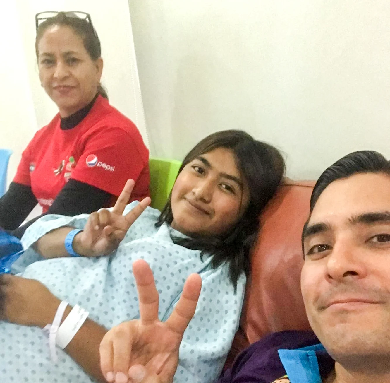 Abril, before surgery